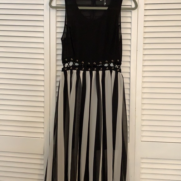 Black and white see-through dress - Picture 2 of 6